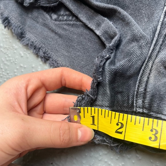 PacSun Distressed Denim Shorts Frayed Hem‎ Black Wash Juniors Size 26 - Picture 6 of 6